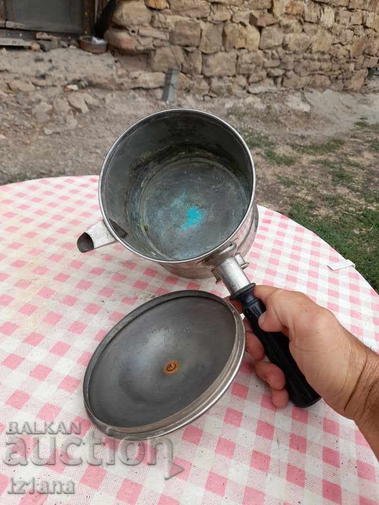 Delivery of Old electric kettle, pot Delivery of Old electric kettle, pot