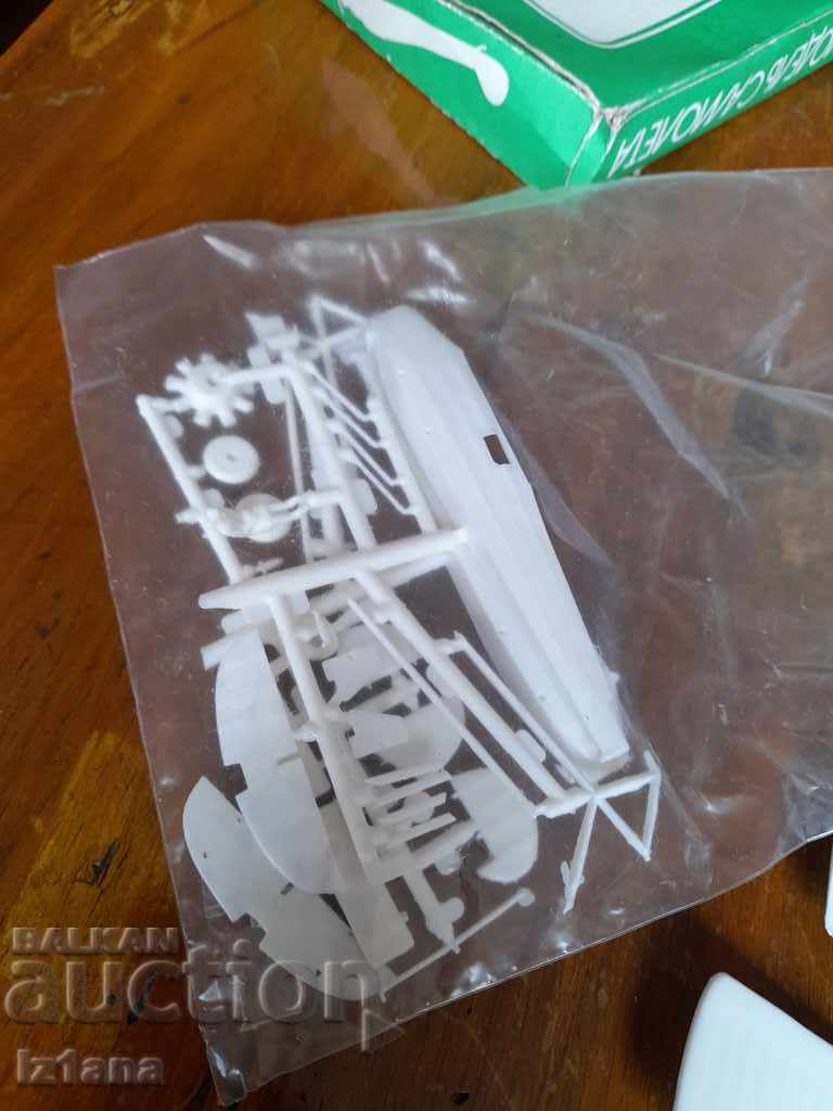 Old model for assembly, airplane - 5 Old model for assembly, airplane - 5