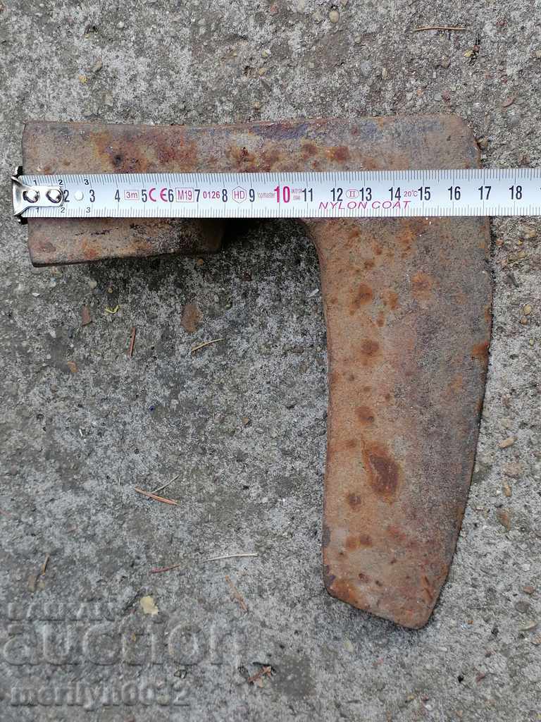 Delivery of Old ax ax ax without a scraper wrought iron blade Delivery of Old ax ax ax without a scraper wrought iron blade