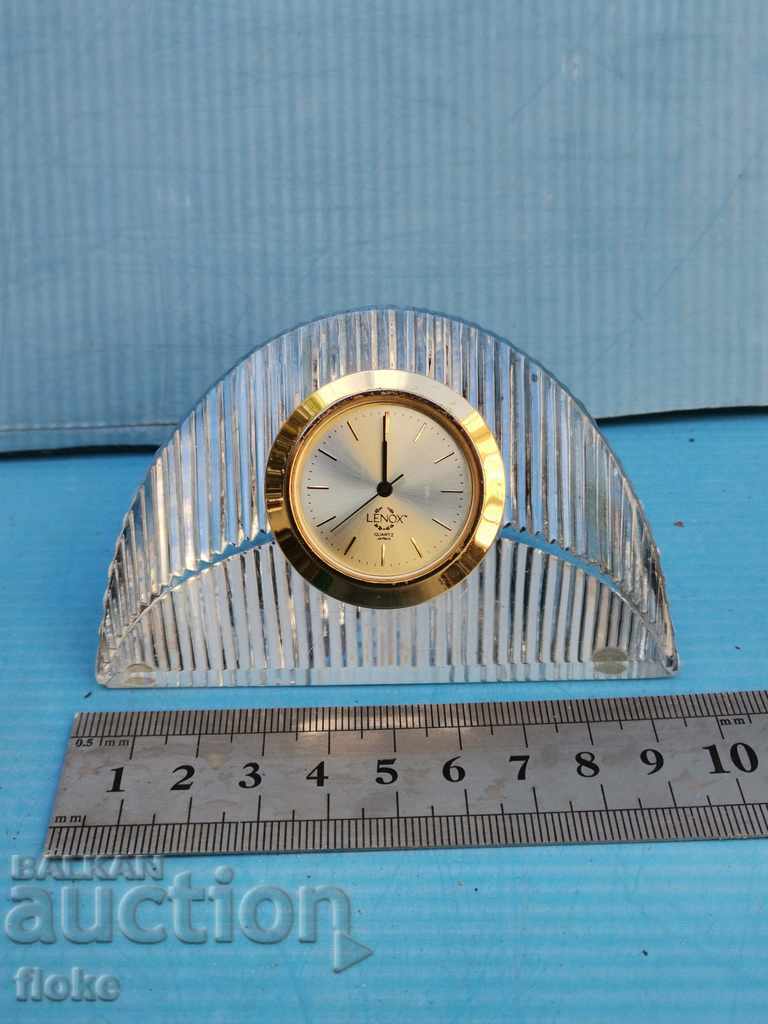 Επιτραπέζιο ρολόι Lenox Quartz με τιμή 20.00 BGN | € 10.23 Επιτραπέζιο ρολόι Lenox Quartz με τιμή 20.00 BGN | € 10.23