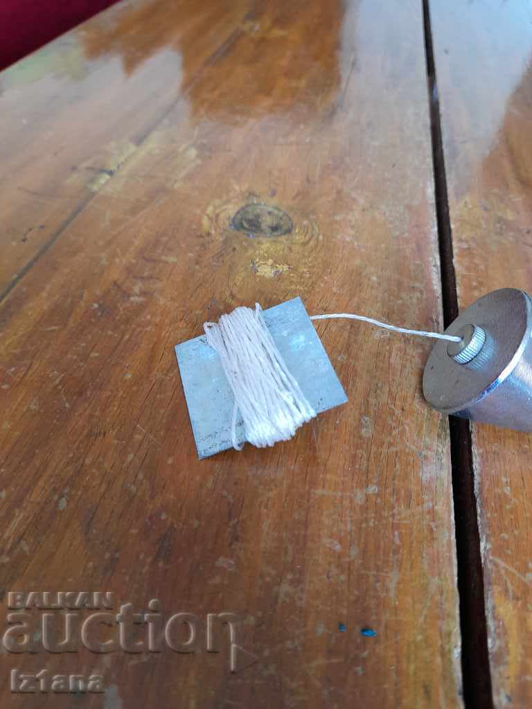 Old plumb line with price 14.00 BGN | € 7.16 Old plumb line with price 14.00 BGN | € 7.16