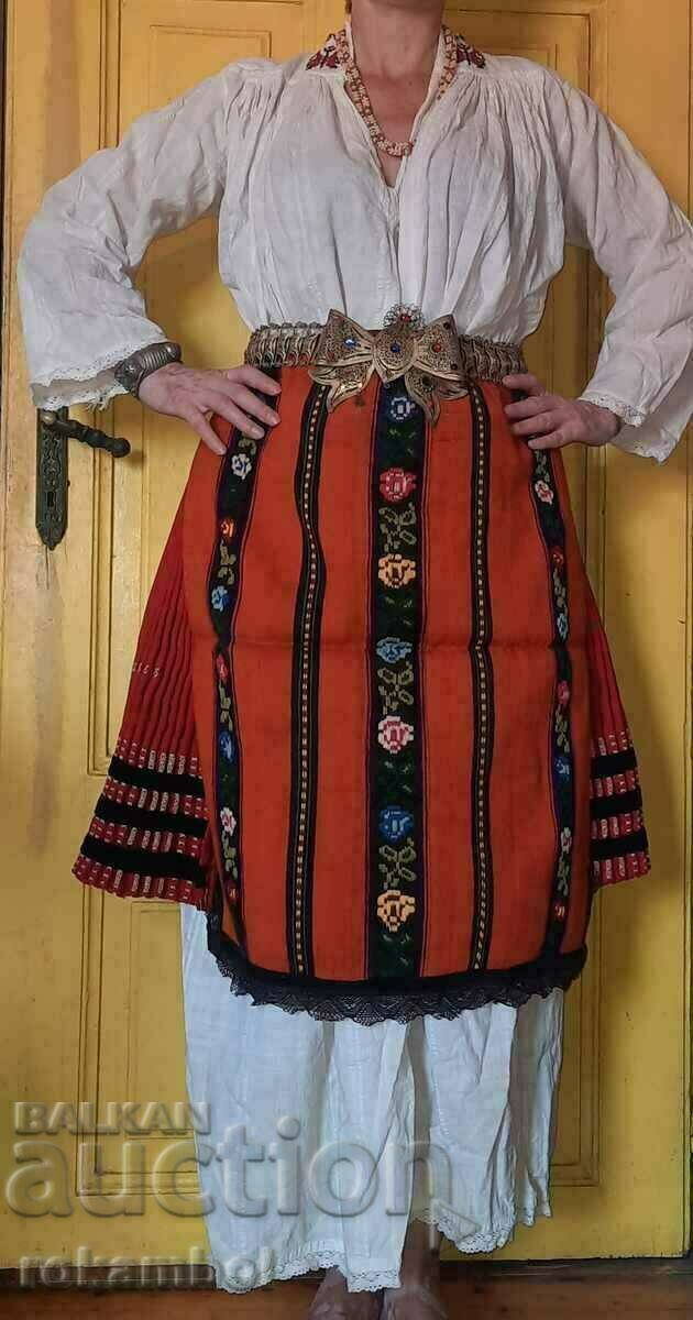 Автентична носия от Северозападна България