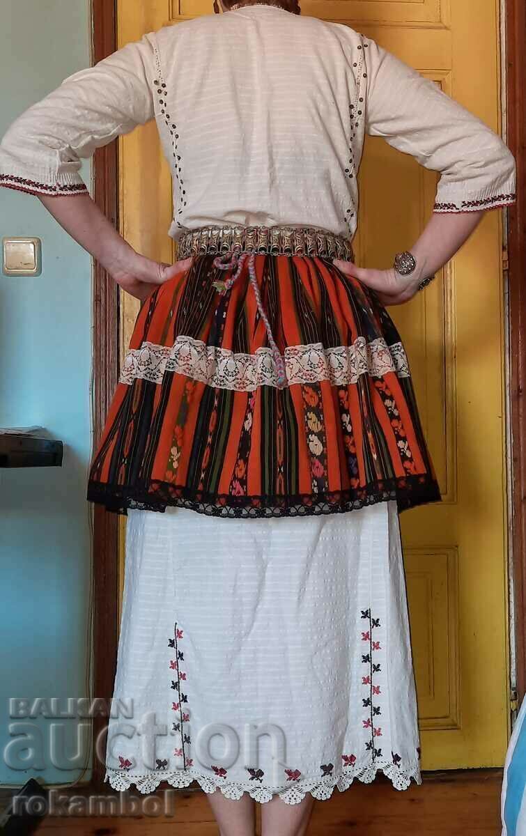 Costum autentic Bulgariei de Nord cu preț € 665.00 | 1300.63 BGN