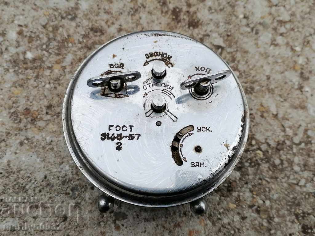 Licitație Vechi ceas armean de masă, ceas cu alarmă URSS Licitație Vechi ceas armean de masă, ceas cu alarmă URSS