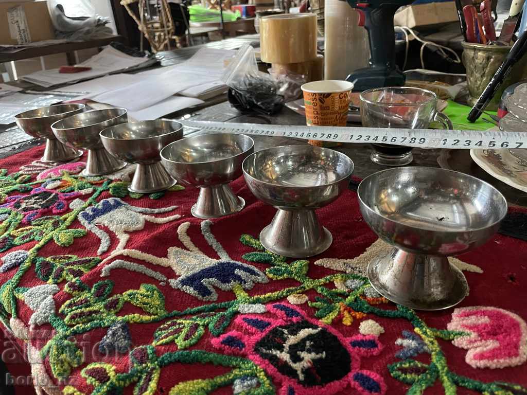 Auction  10669. SOC CLASSICS SERVICE BUYS FOR ALPACA ICE CREAM