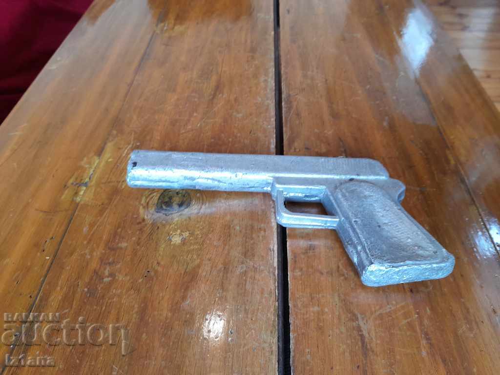Old children's pistol, casting