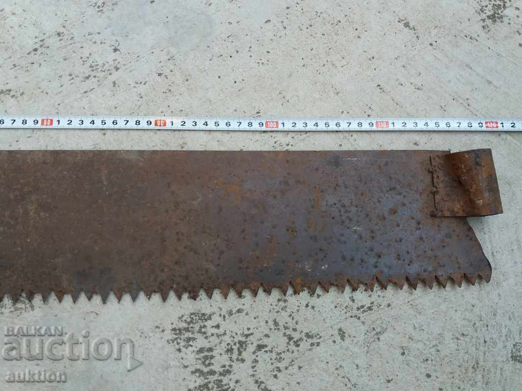 Auction OLD HUGE BULL, WOOD CUTTING BLADE, JAW, SAW Auction OLD HUGE BULL, WOOD CUTTING BLADE, JAW, SAW
