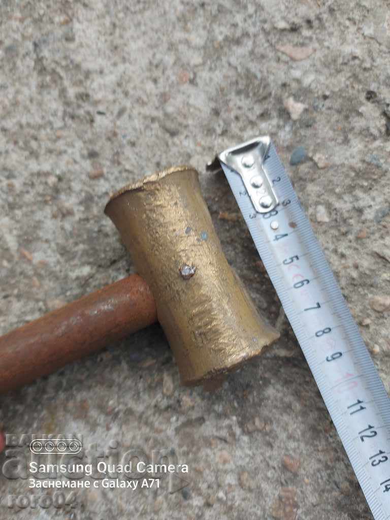 Delivery of HAMMER - BRONZE HEAD - METAL HANDLE Delivery of HAMMER - BRONZE HEAD - METAL HANDLE