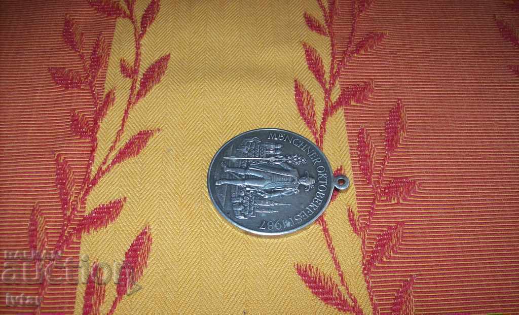 Германски медал  MUNCHNER OKTOBERFEST 1987 с цена 12.00 лв. | € 6.14