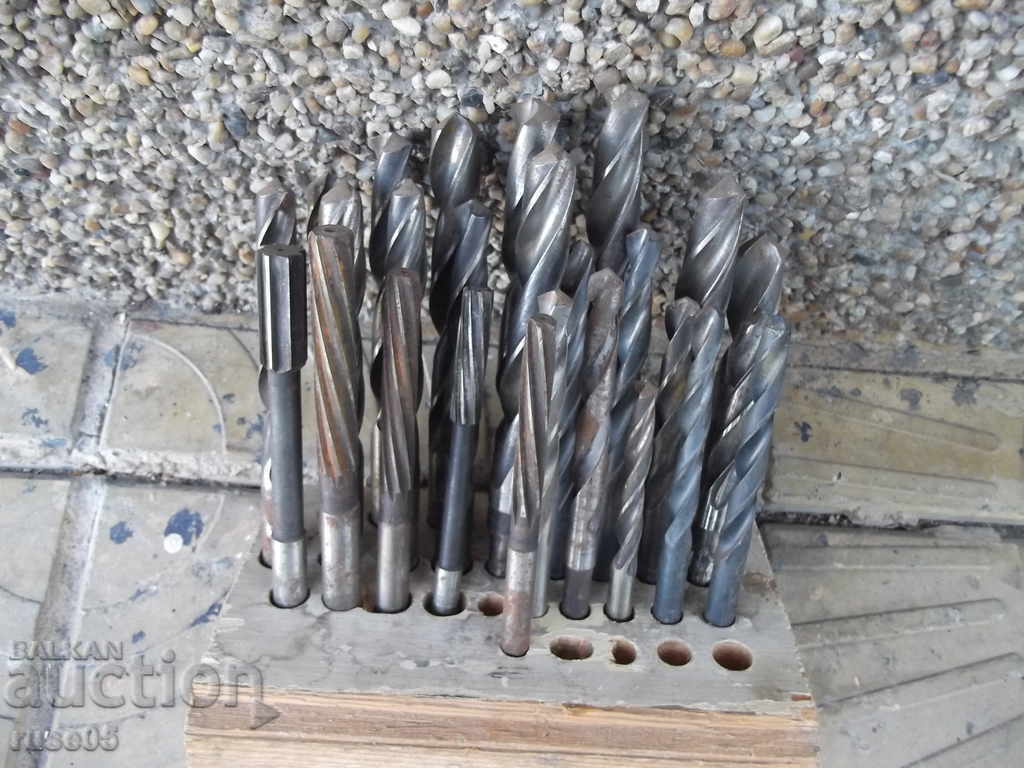 Delivery of Lot of lathe and drill tools Delivery of Lot of lathe and drill tools