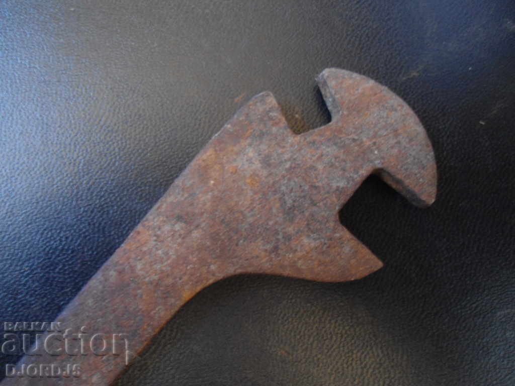 Auction An old key Auction An old key