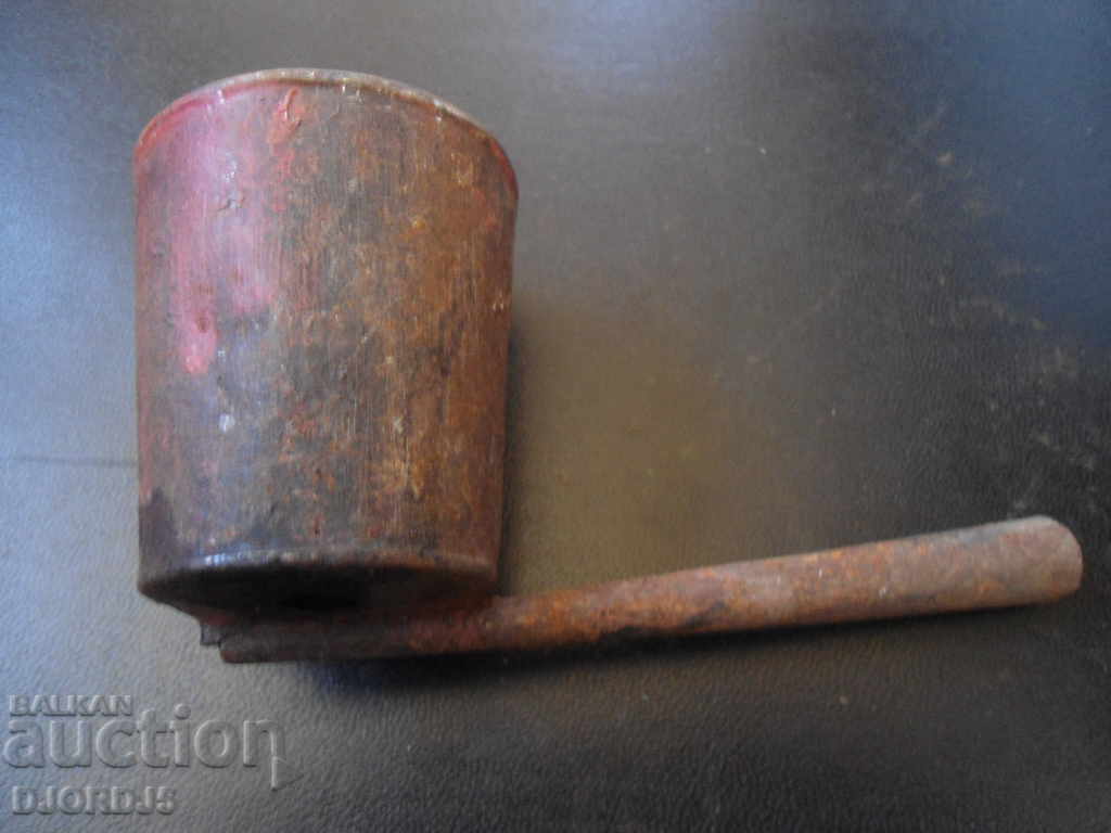 Old painting tool with price 2.00 BGN | € 1.02 Old painting tool with price 2.00 BGN | € 1.02