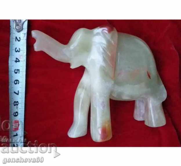 Livrarea Figura de elefant onix și pește, sprijin pentru cuțit Livrarea Figura de elefant onix și pește, sprijin pentru cuțit