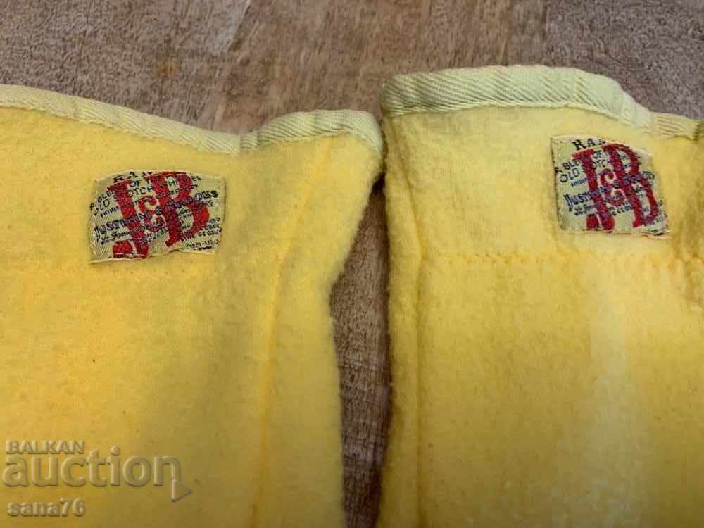 Аукцион Уникални рекламни ръкавици - J & B