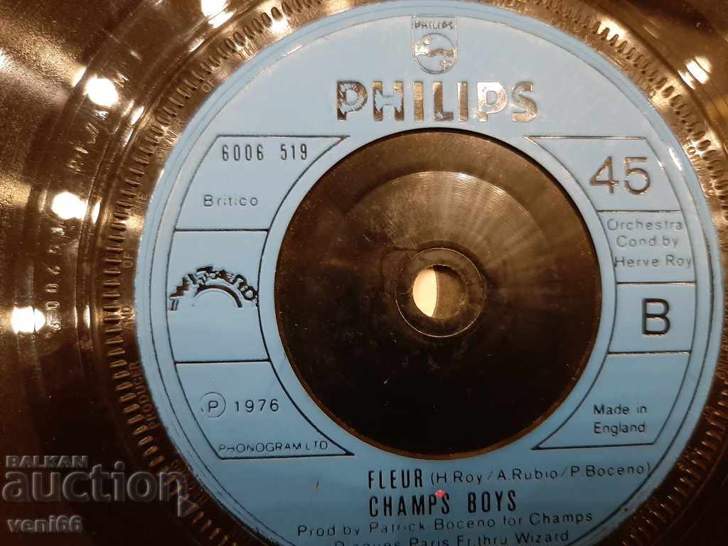Delivery of Gramophone record - small format - Champs boys Delivery of Gramophone record - small format - Champs boys