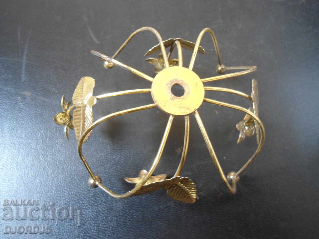 Παράδοση Παλιά μεταλλικά στολίδια Παράδοση Παλιά μεταλλικά στολίδια