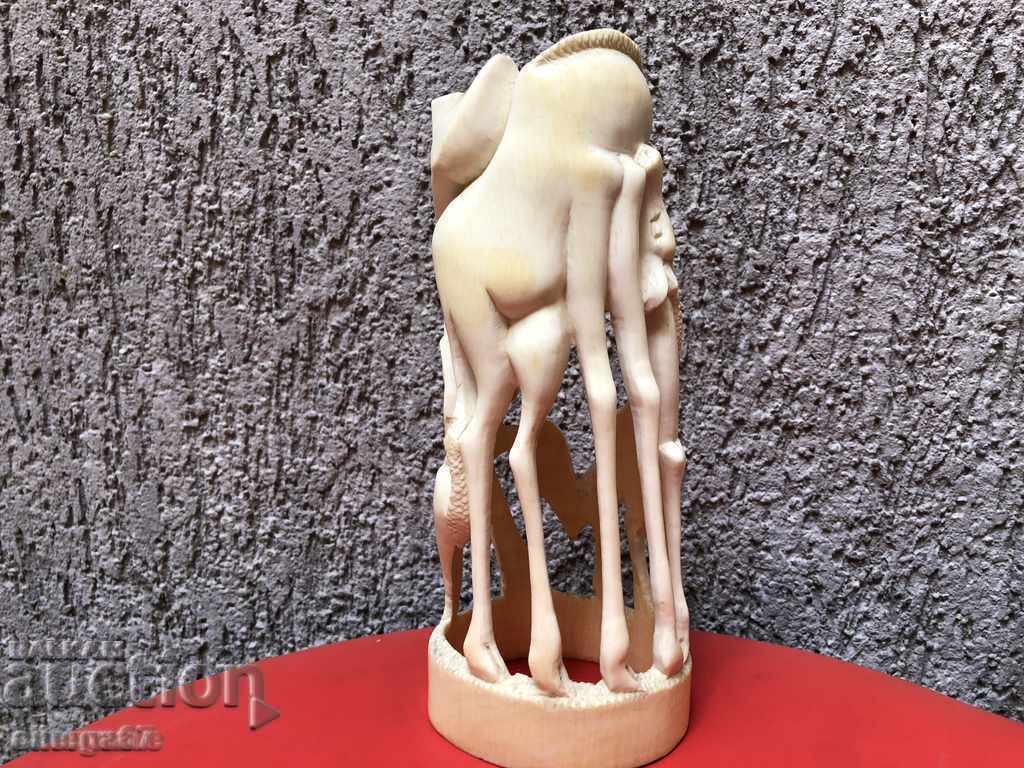 Σύνθεση από ελεφαντόδοντο με τιμή € 490.00 | 958.36 BGN
