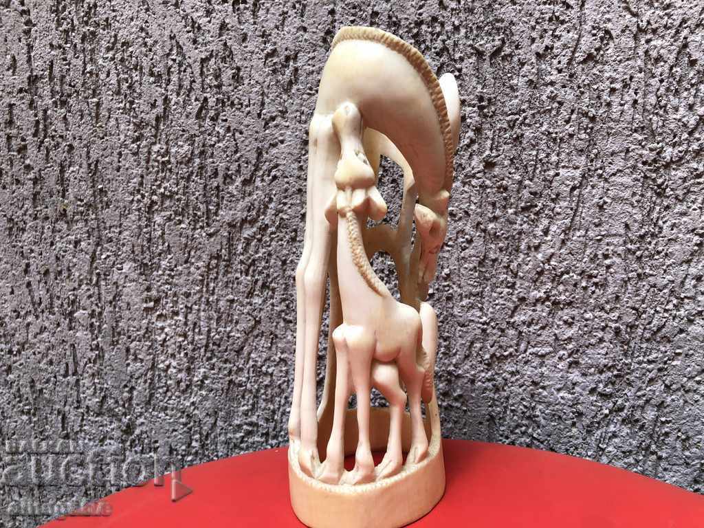 Δημοπρασία Σύνθεση από ελεφαντόδοντο