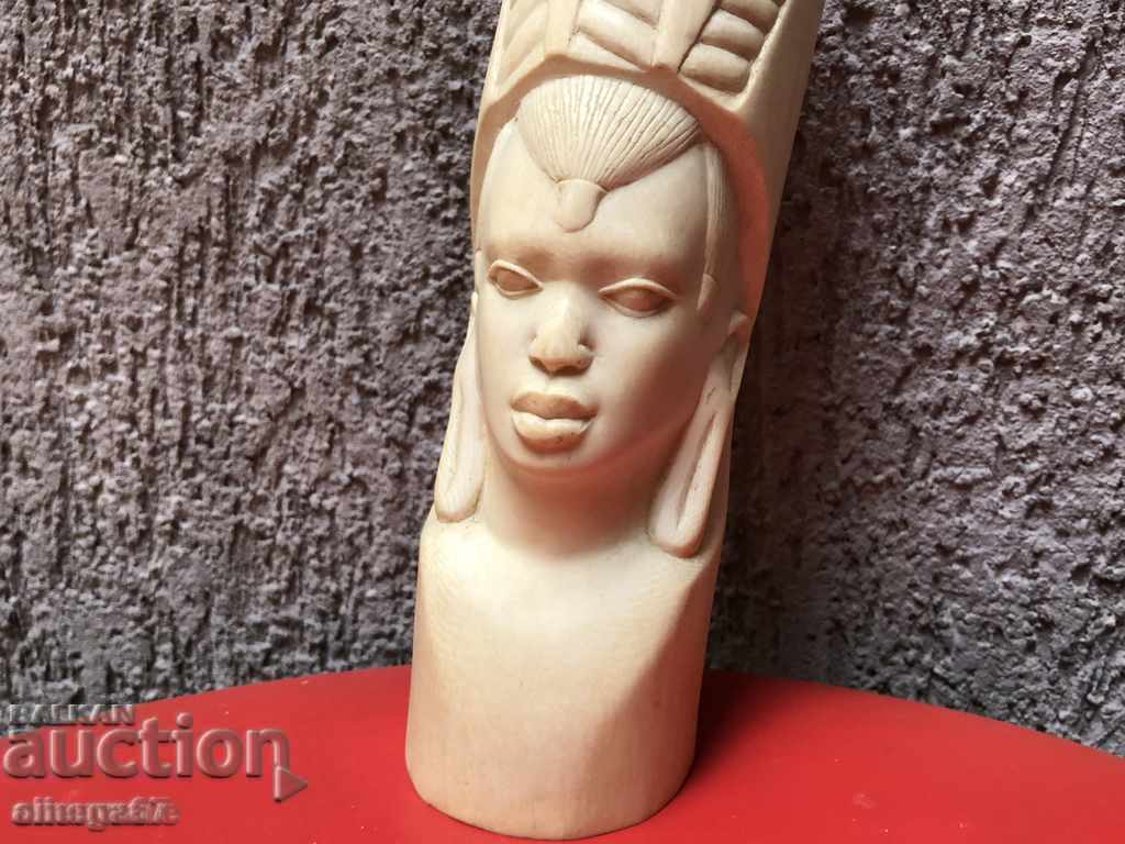 Auction  Ivory statuette!