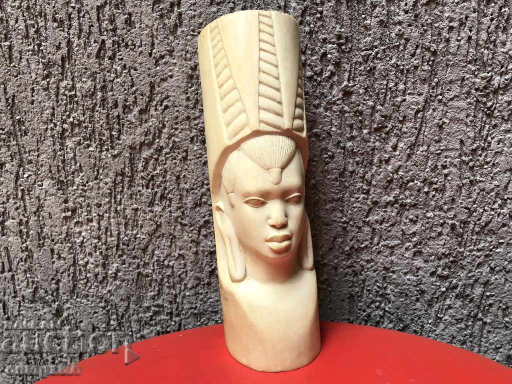 Delivery of Ivory statuette!