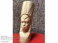 Statuetă de fildeș!