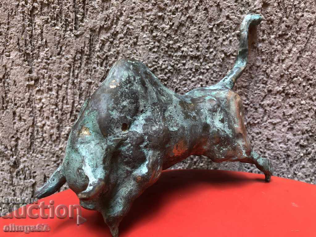 Delivery of Plastic bull bronze Delivery of Plastic bull bronze