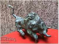 Plastic bull bronze