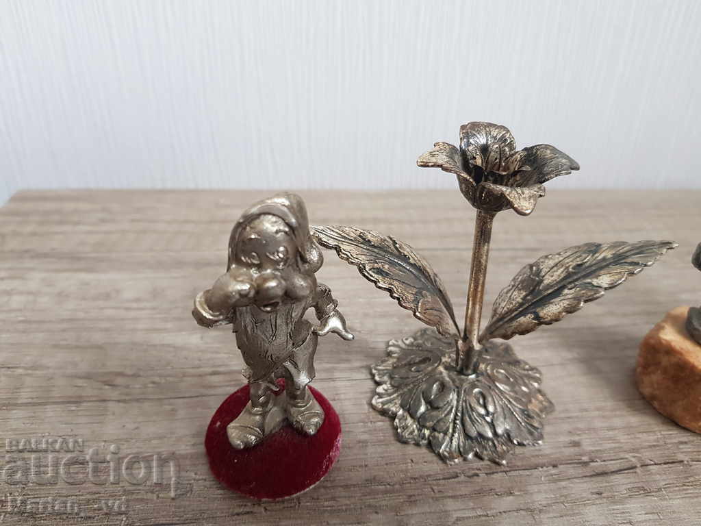 Παλιά αναμνηστικά ειδώλια με τιμή 80.00 BGN | € 40.90 Παλιά αναμνηστικά ειδώλια με τιμή 80.00 BGN | € 40.90