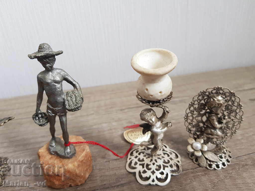 Δημοπρασία Παλιά αναμνηστικά ειδώλια Δημοπρασία Παλιά αναμνηστικά ειδώλια