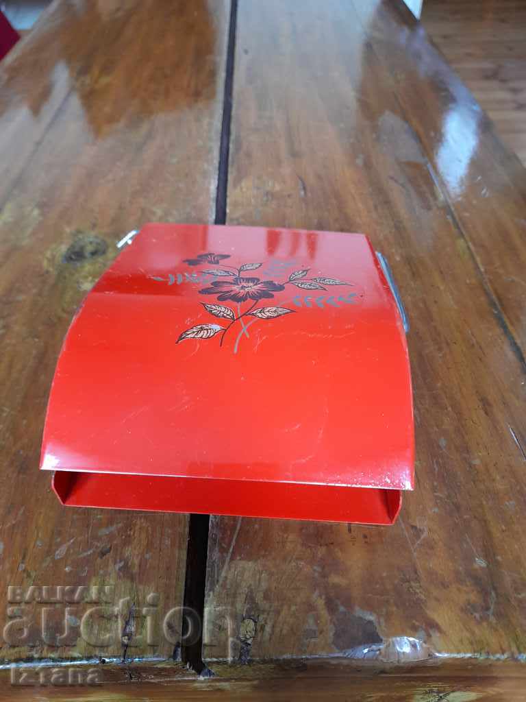 Old toilet paper rack with price 20.00 BGN | € 10.23