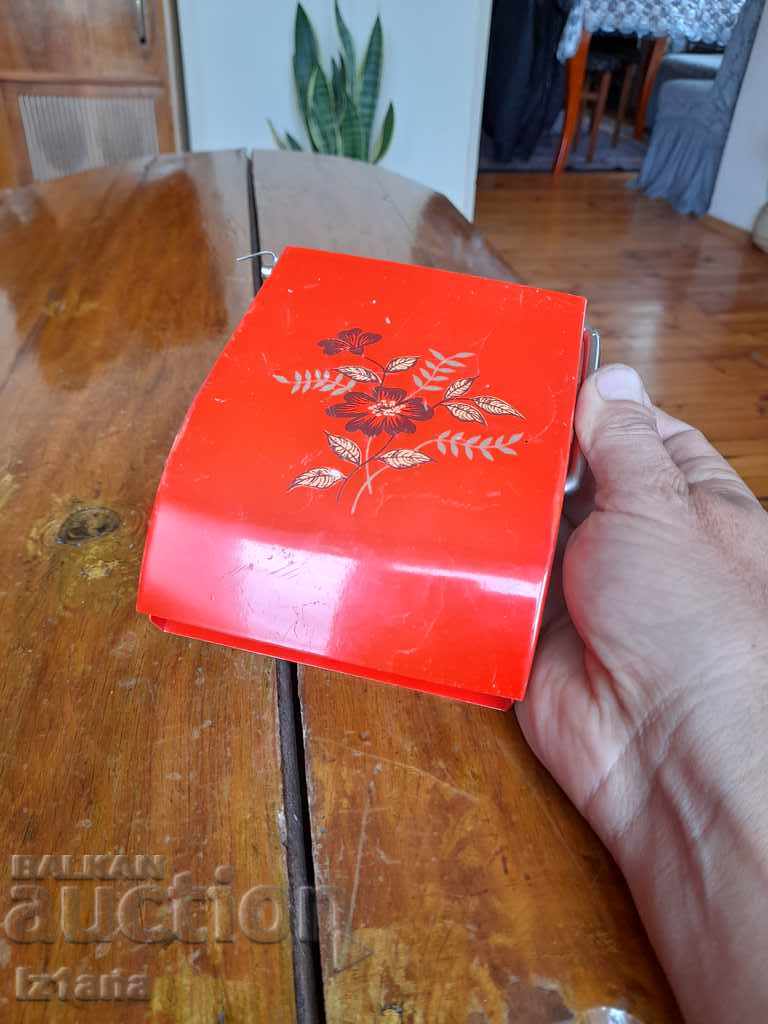 Auction  Old toilet paper rack