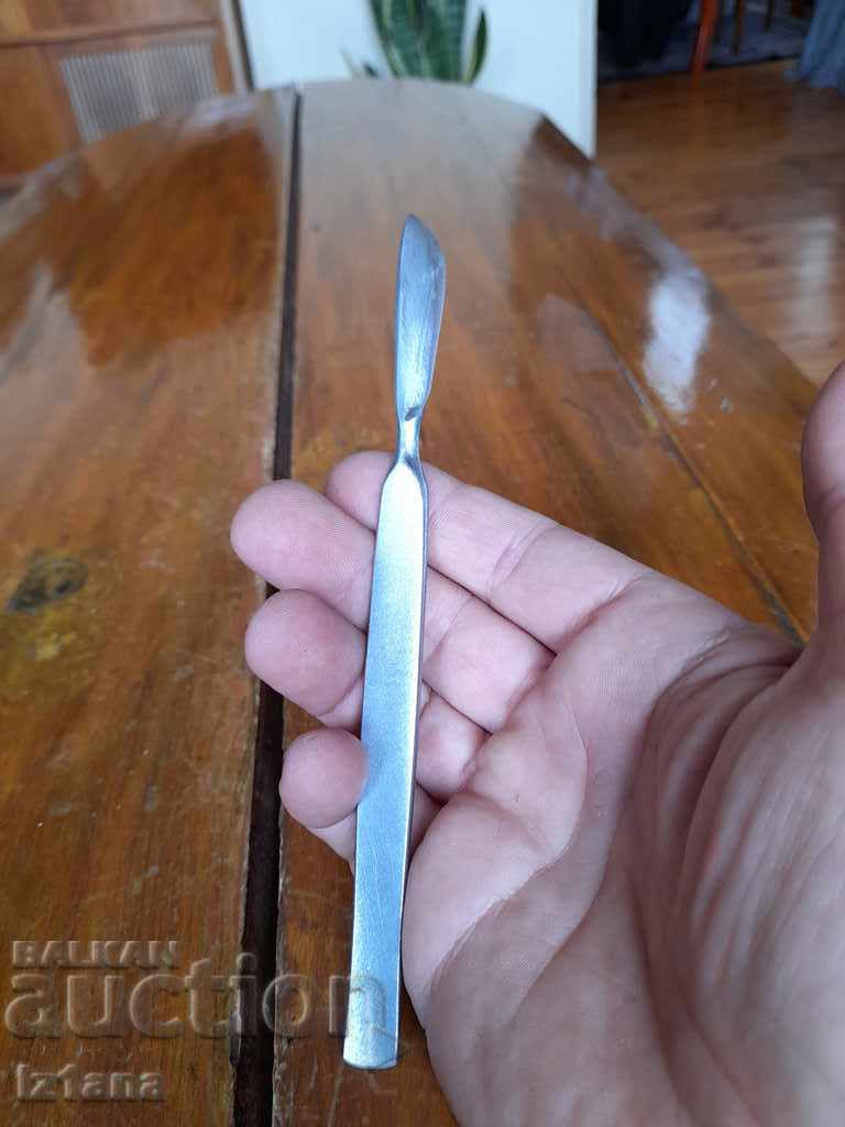 Delivery of An old scalpel Delivery of An old scalpel