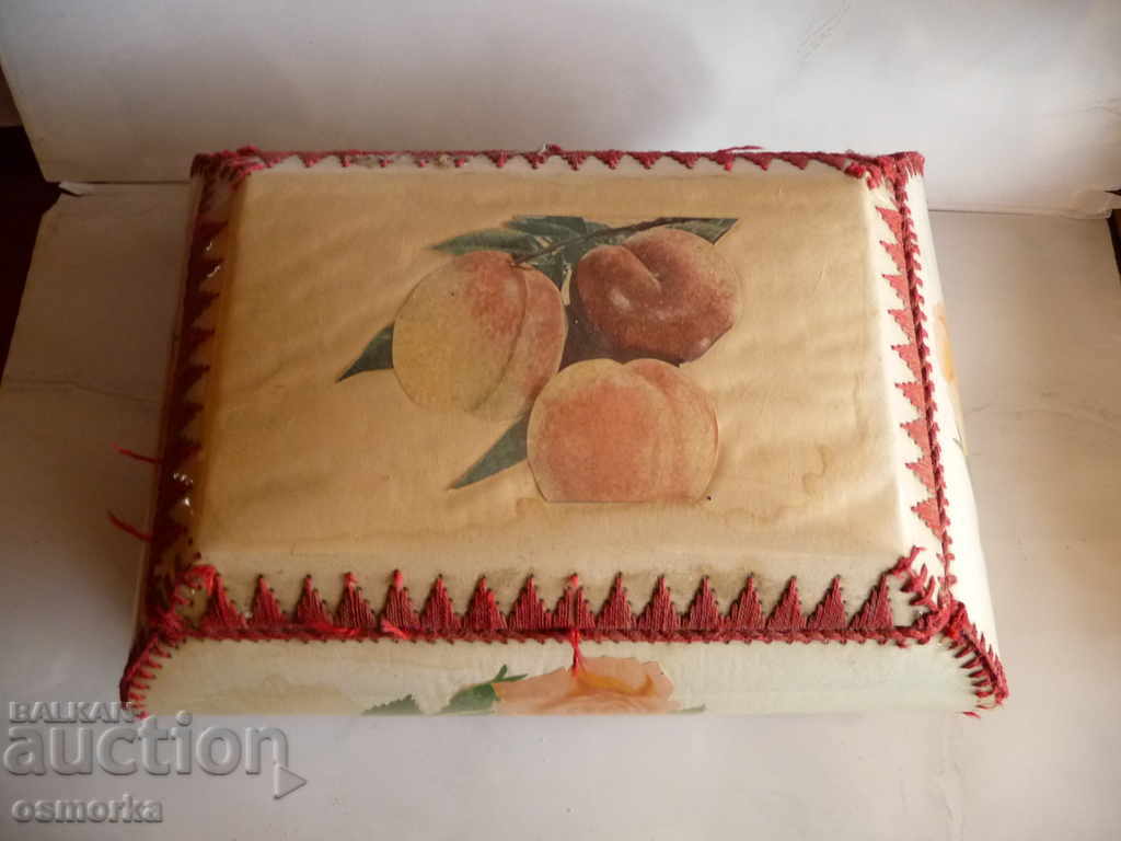 Old collector's jewelry box treasures Christmas toys with price 17.00 BGN | € 8.69