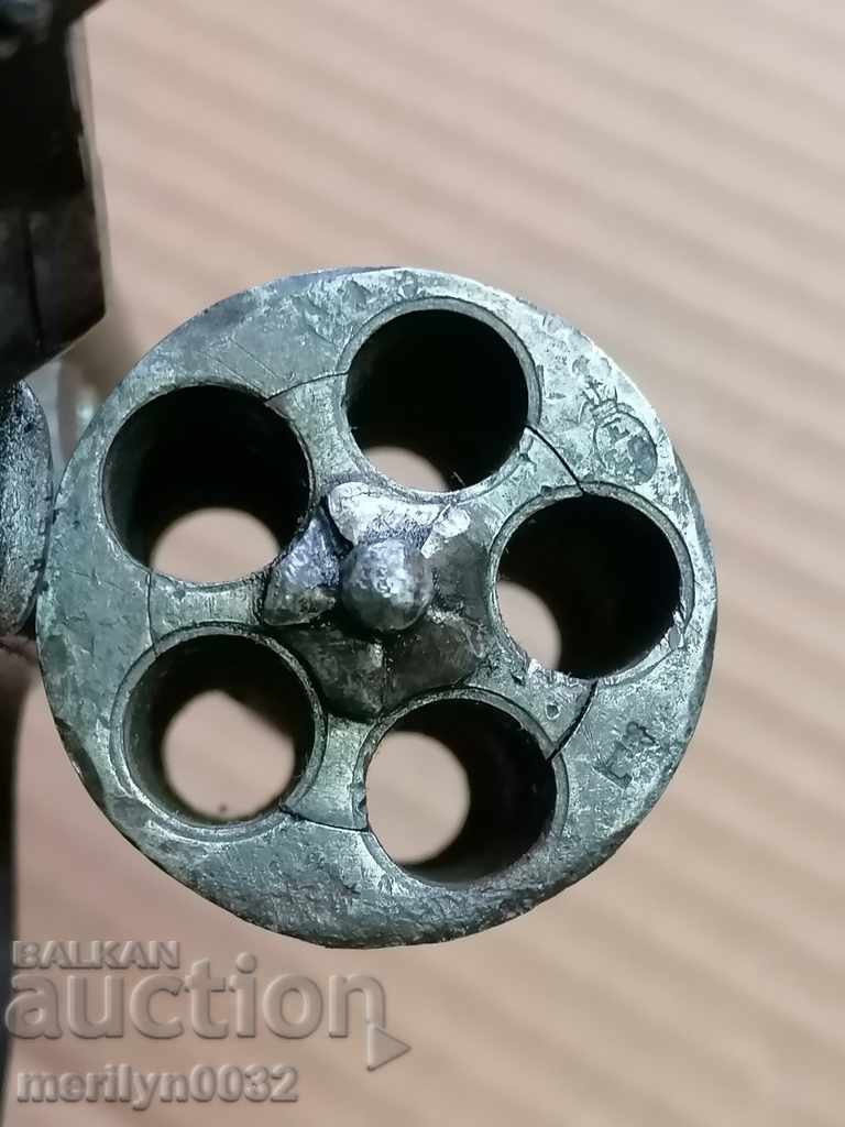 Παράδοση Περίστροφο πιστόλι πέντε βολών δεκαετίας του 1990 Παράδοση Περίστροφο πιστόλι πέντε βολών δεκαετίας του 1990