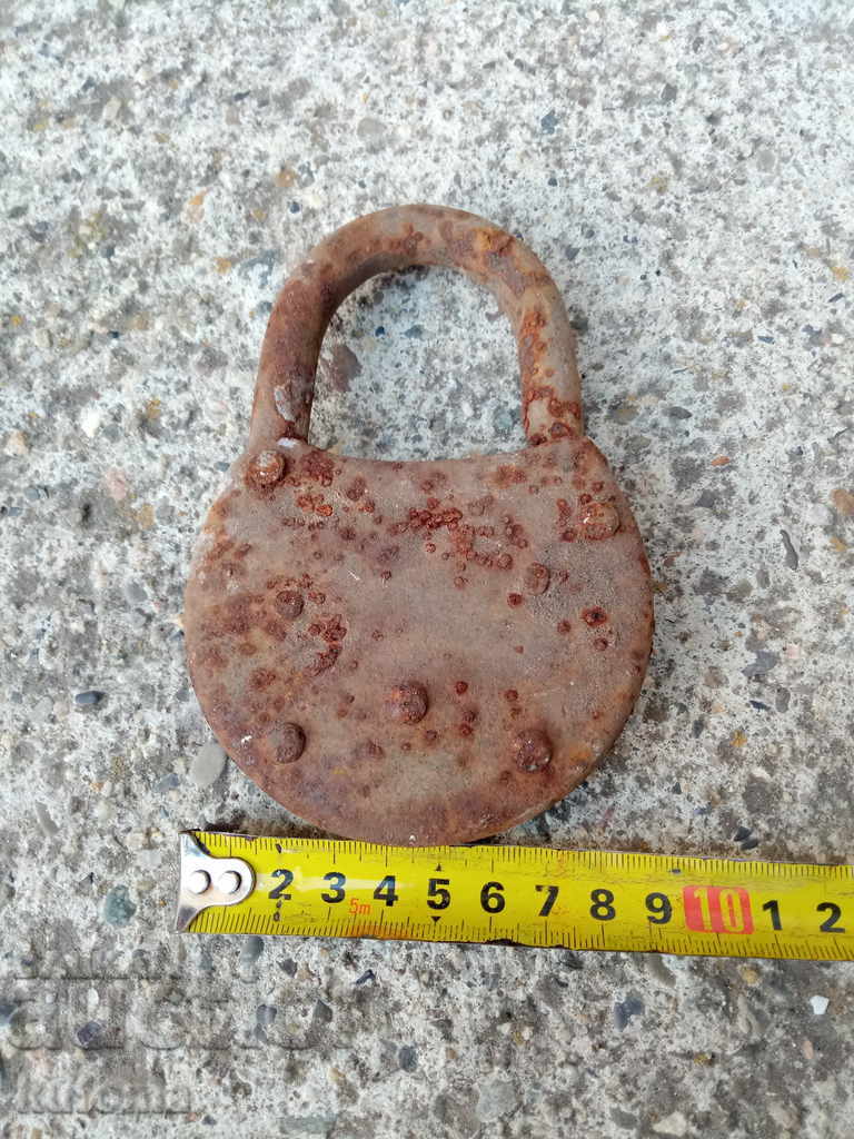 παλιά λουκέτο με τιμή 14.99 BGN | € 7.66