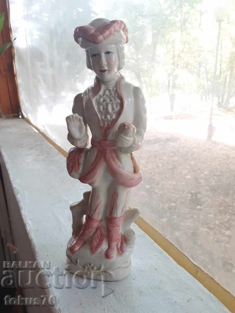 Figurină veche din porțelan