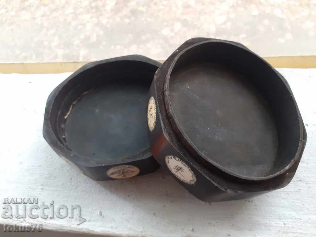 Old antique box made of wood and ivory with price 650.00 BGN | € 332.34 Old antique box made of wood and ivory with price 650.00 BGN | € 332.34