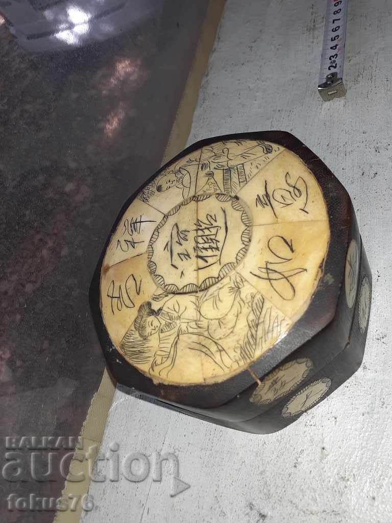 Old antique box made of wood and ivory - 7 Old antique box made of wood and ivory - 7