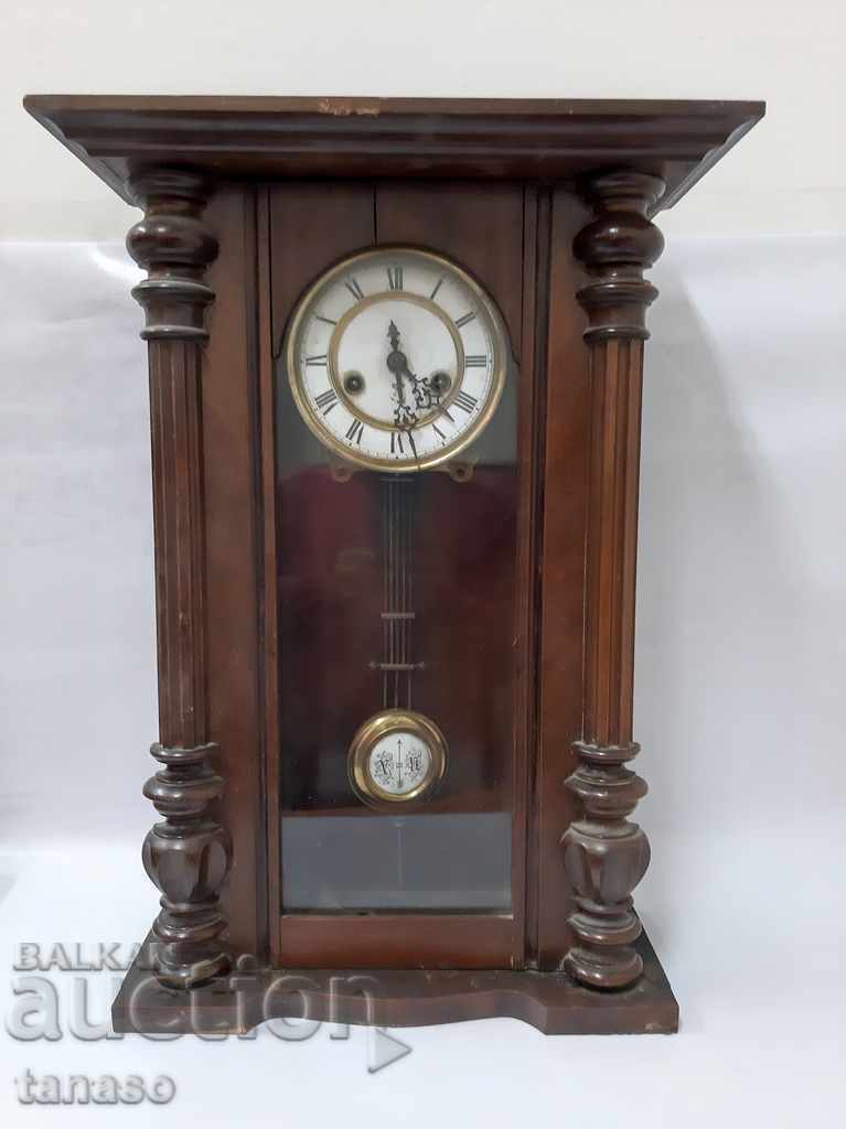 Стар стенен часовник Густав Бекер
