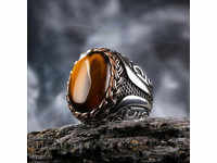 Male ring with tiger eye