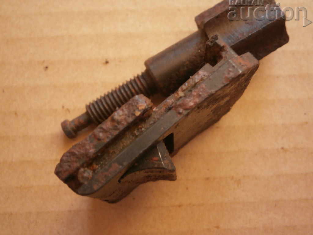 MG34 Wehrmacht WW2 bipod bolt and band cap - 5 MG34 Wehrmacht WW2 bipod bolt and band cap - 5