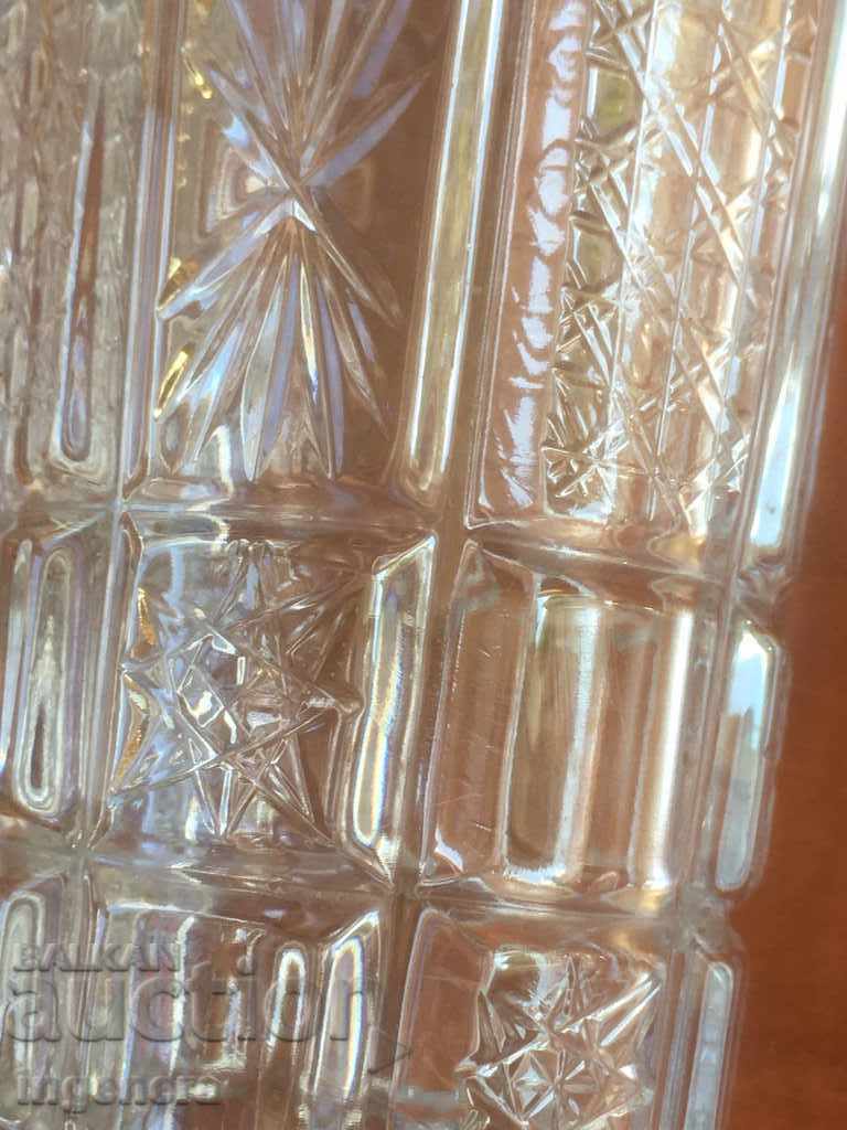 Auction  VASE GLASS CRYSTAL THICK WALL RELIEF BEAUTY