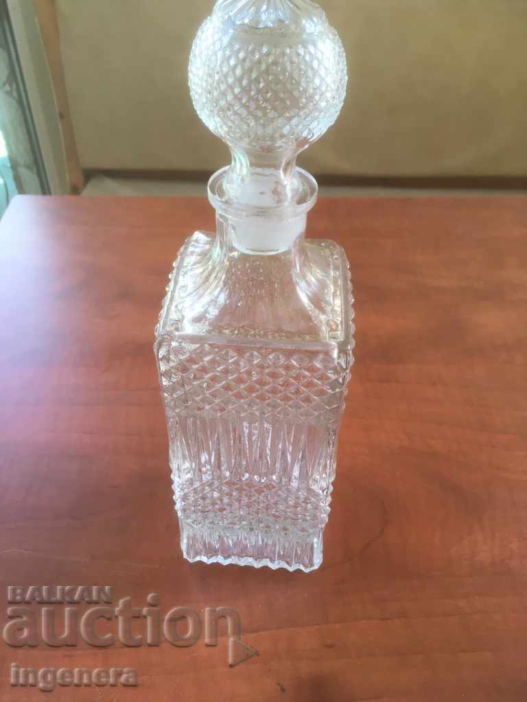 Livrarea CARAFĂ DIN STICLĂ GROASĂ CU RELIEF, MINUNATĂ Livrarea CARAFĂ DIN STICLĂ GROASĂ CU RELIEF, MINUNATĂ