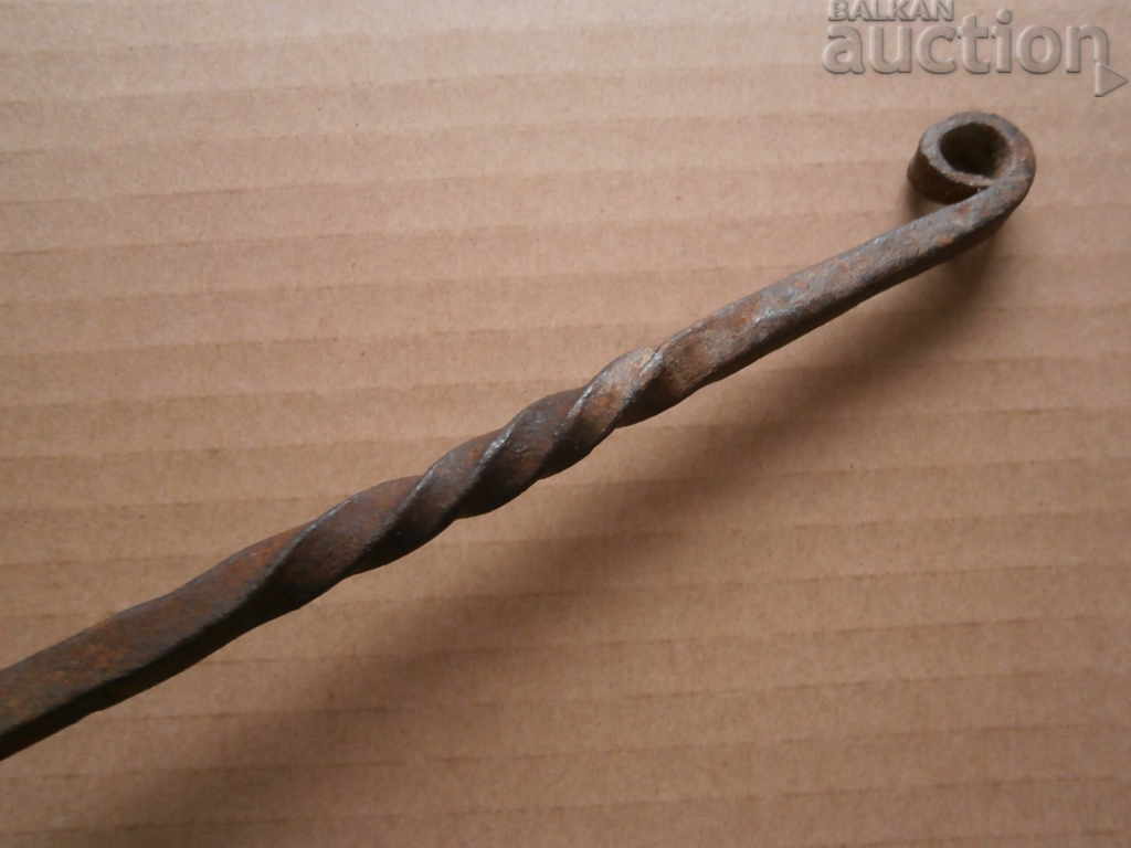 Auction a primitive scent, a gourd, a gourd, a wicker forged iron Auction a primitive scent, a gourd, a gourd, a wicker forged iron