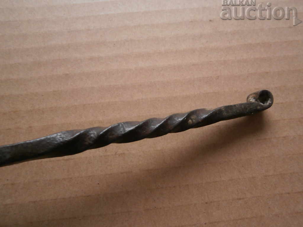 Auction a primitive scent, a gourd, a gourd, a wicker forged iron Auction a primitive scent, a gourd, a gourd, a wicker forged iron