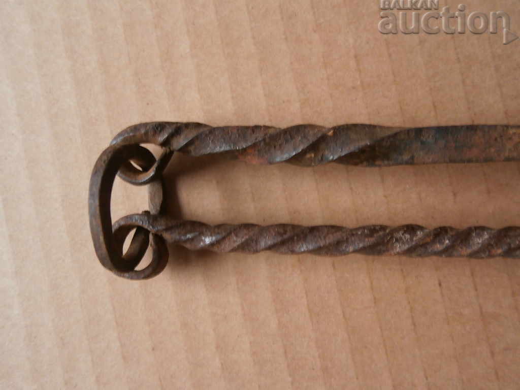 Auction a primitive scent, a gourd, a gourd, a wicker forged iron Auction a primitive scent, a gourd, a gourd, a wicker forged iron