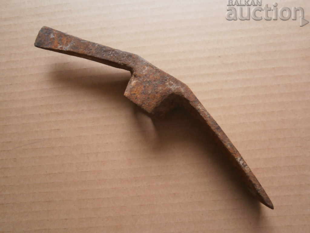 Delivery of antique small pickaxe ax tool Delivery of antique small pickaxe ax tool
