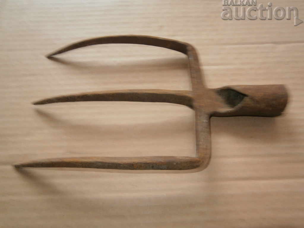 Auction Old forged trident Auction Old forged trident