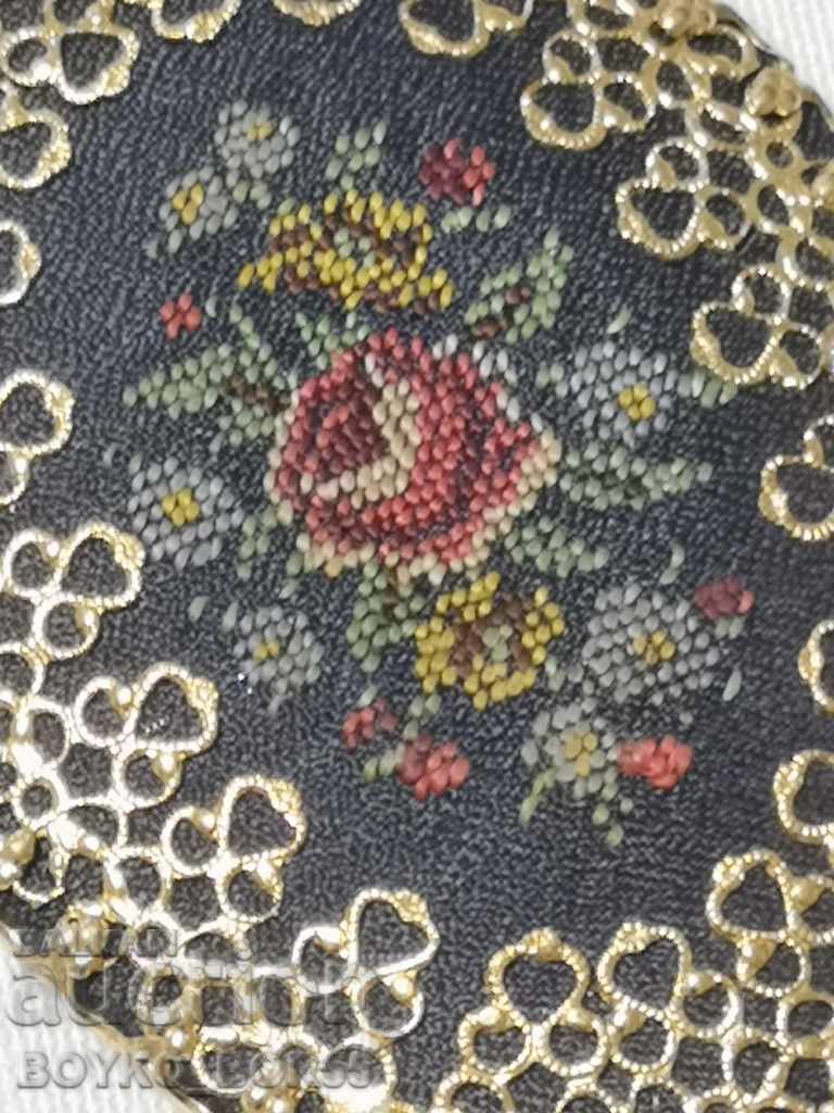 Auction Vintage Ladies' Toilet Mirror Tapestry with Embroidery Auction Vintage Ladies' Toilet Mirror Tapestry with Embroidery