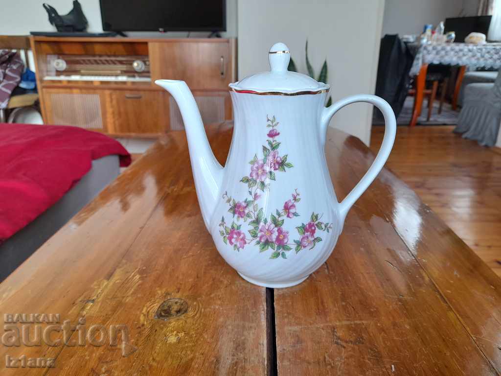 Cană veche de porțelan